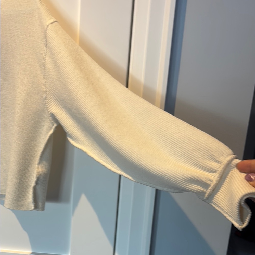 Urban Outfitters Cream Turtleneck Sweater size XS - Picture 6 of 7